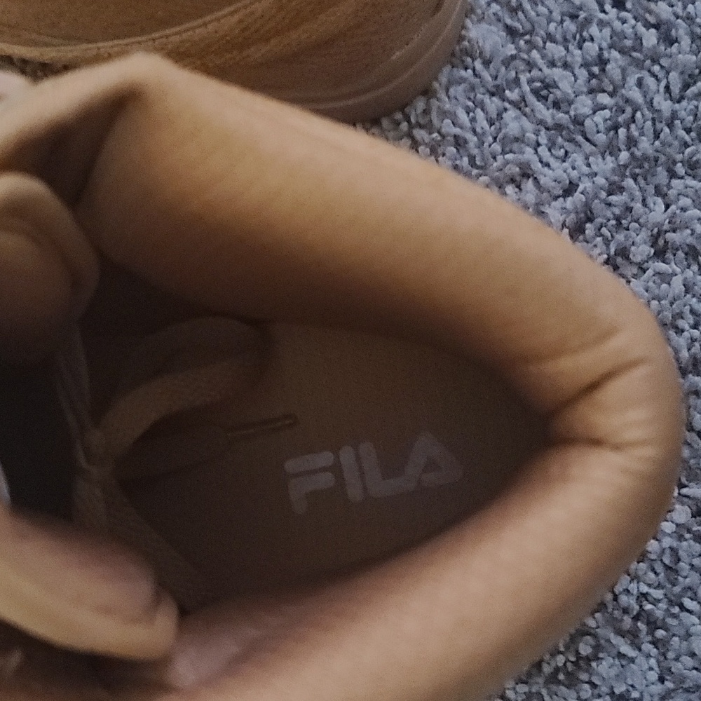 SHOES - Picture 6 of 8